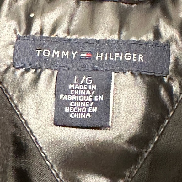 Women’s Tommy Hilfiger High-Shine BLACK Cold Weather Down & Feather Puffer Vest - Picture 5 of 11